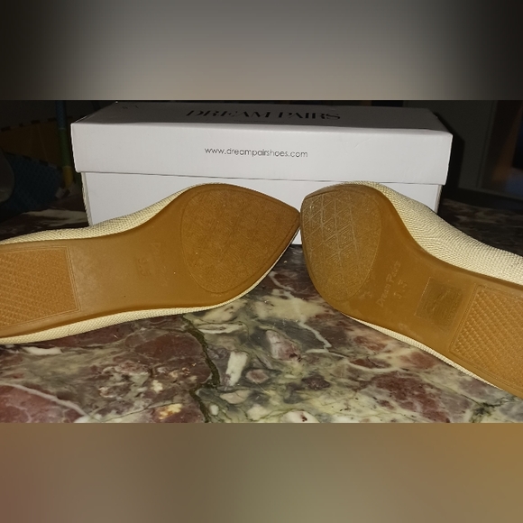 Cream flats size 9.5 - Picture 4 of 8